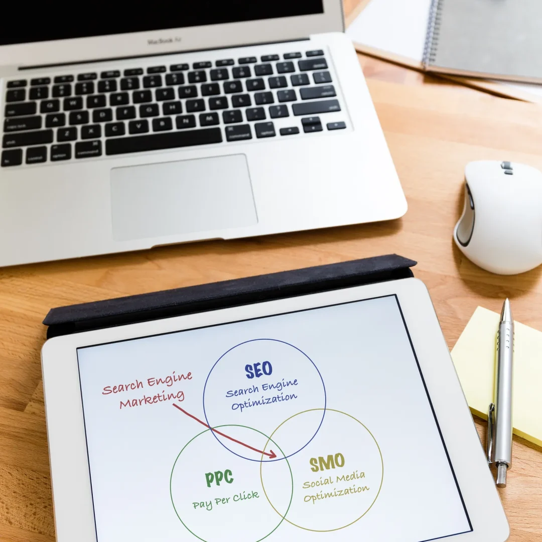 business-working-desk-with-tablet